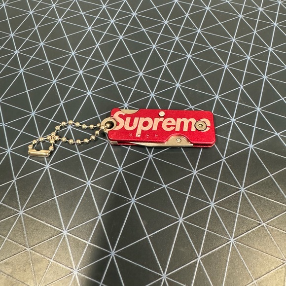 Supreme Other - Supreme Quiet Carry Knife